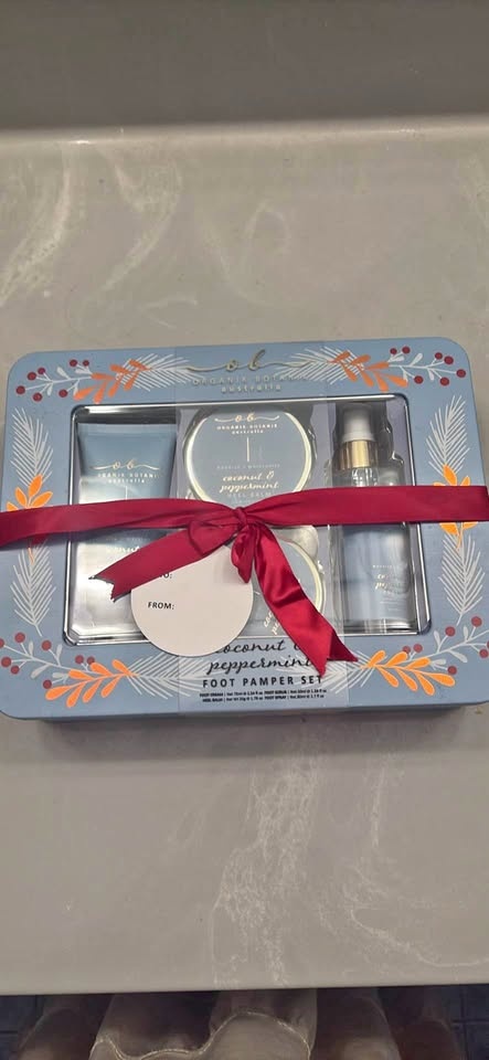 New organic botanic foot pamper tin set