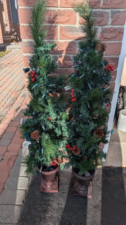 4 ft Christmas trees - photo 3