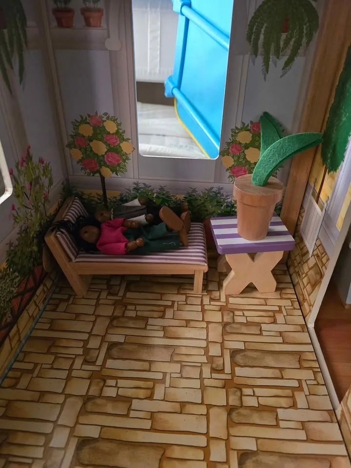 Kid Kraft full size doll house image indicator(10)