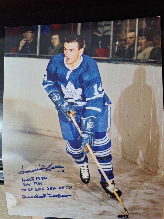 TORONTO MAPLE LEAFS - Memorabilia Package - photo 2