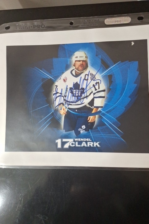 WENDEL CLARK #17 - Toronto Maple Leafs