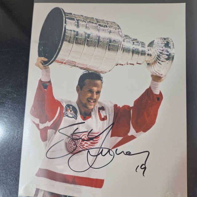 STEVE YZERMAN #19 - photo 2