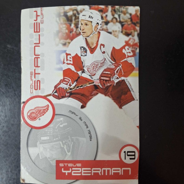 STEVE YZERMAN #19 - photo 4