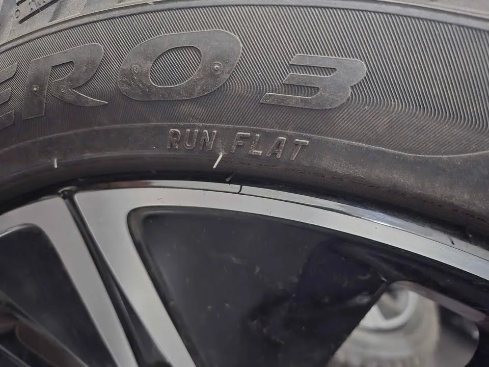 Set (4) of OEM Mercedes rim and Pirelli winter tires - 225 45 18 image indicator(6)