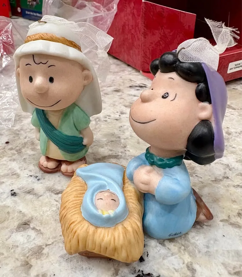 Hallmark Peanuts Nativity Set - Porcelain - 2001 image indicator(3)