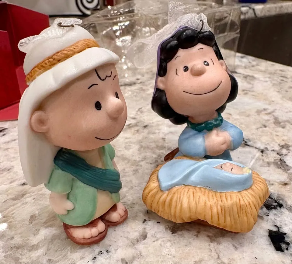 Hallmark Peanuts Nativity Set - Porcelain - 2001 image indicator(4)