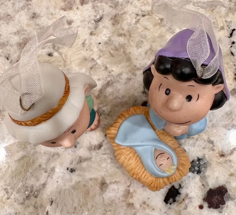 Hallmark Peanuts Nativity Set - Porcelain - 2001 image indicator(5)