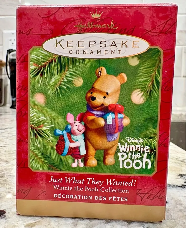 Hallmark Keepsake Ornament Winnie the Pooh and Piglet - 2001