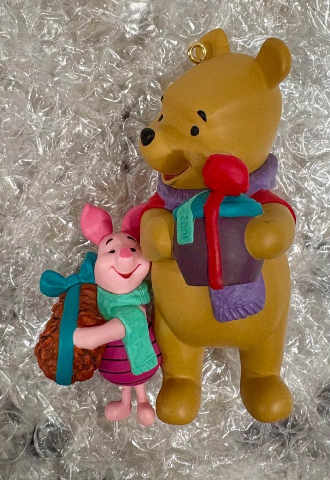 Hallmark Keepsake Ornament Winnie the Pooh and Piglet - 2001 - photo 3