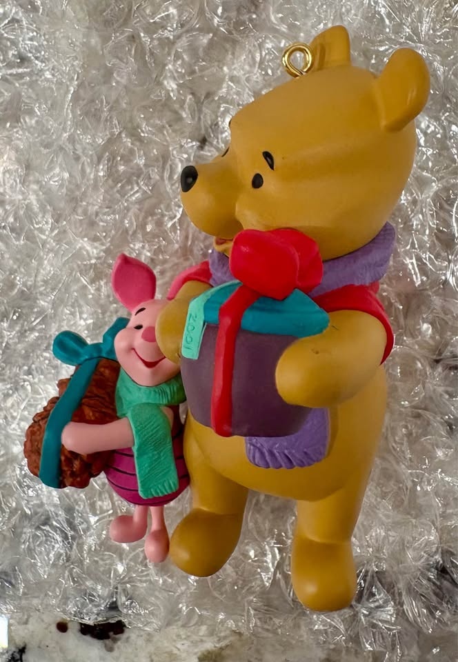 Hallmark Keepsake Ornament Winnie the Pooh and Piglet - 2001 - photo 4