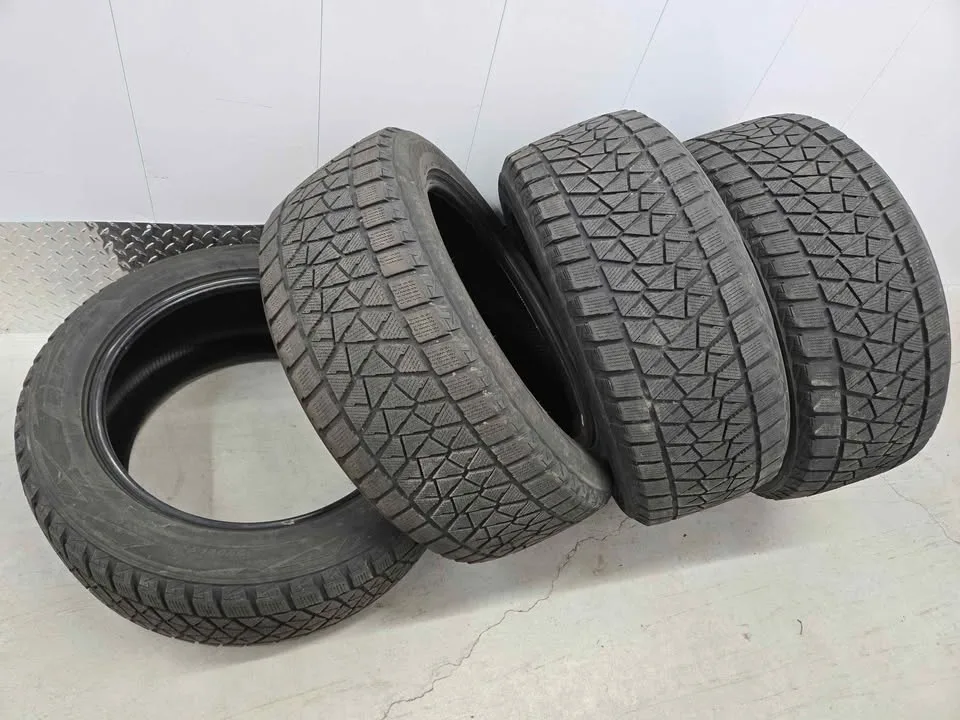 Bridgestone Blizzak Winter Tires- 275/50R20 image indicator(7)