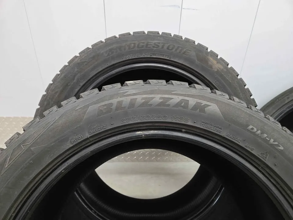 Bridgestone Blizzak Winter Tires- 275/50R20 image indicator(9)