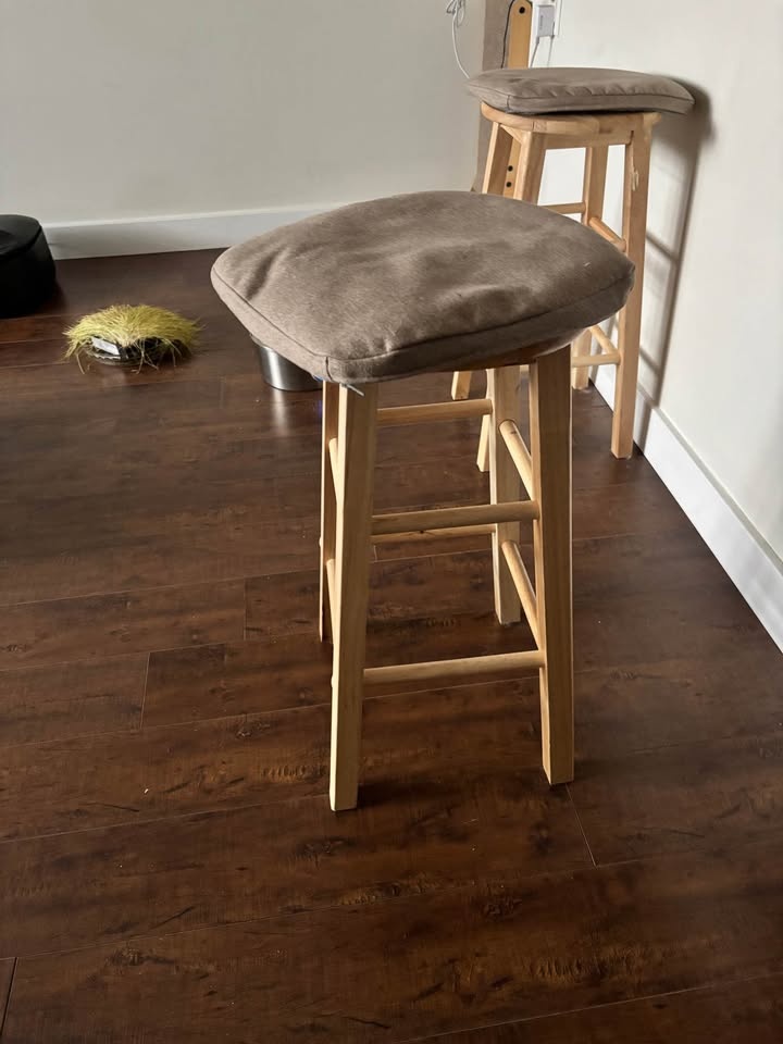 Two bar stools - photo 2