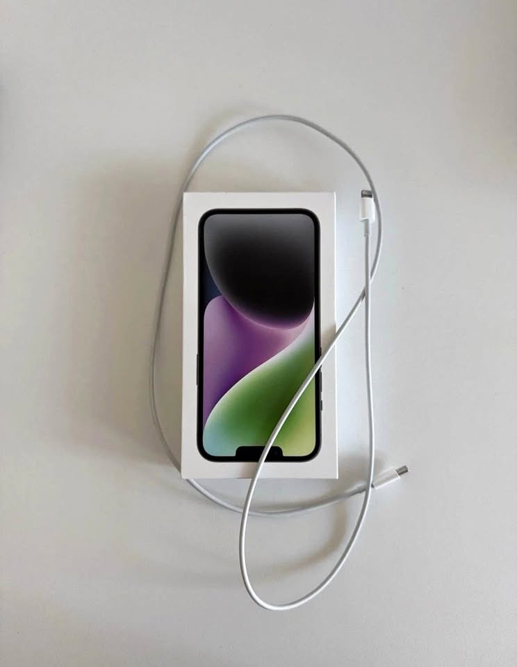 iPhone 14 (READ DESCRIPTION)