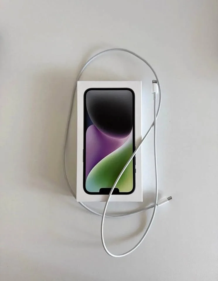 iPhone 14 (READ DESCRIPTION)