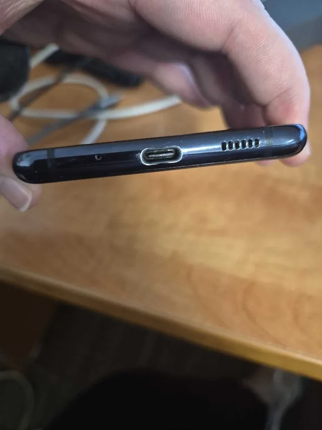 Samsung S20 FE 128GB image indicator(2)