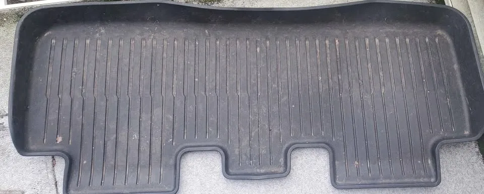 Tesla Model Y Front and Rear Floor Mats image indicator(2)