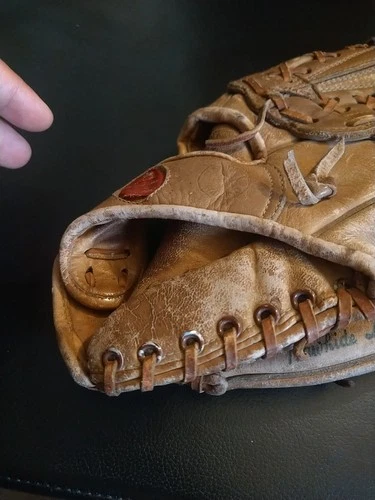 Child's Baseball Gloves - photo 2