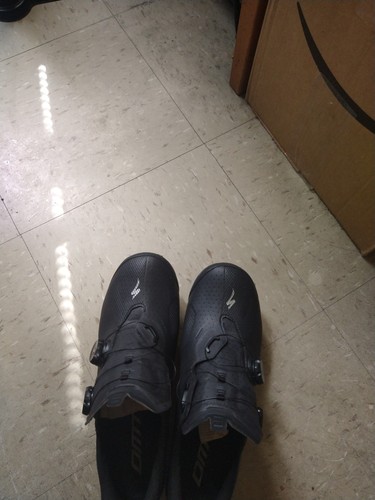 specialized s work shoes  size 42.5