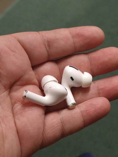 apple airpods pro With Wireless Case - photo 3