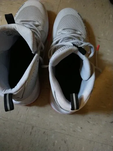 Under Armour Men's Jet Basketball Shoes, 9.5 image indicator(6)