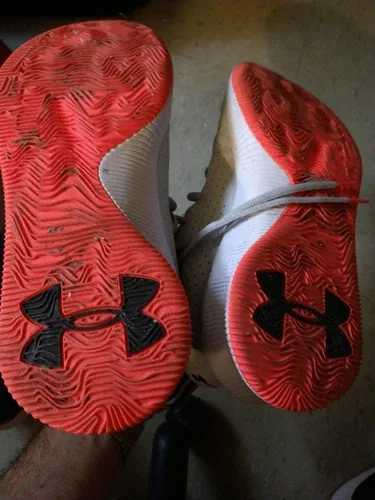 Under Armour Men's Jet Basketball Shoes, 9.5 image indicator(7)