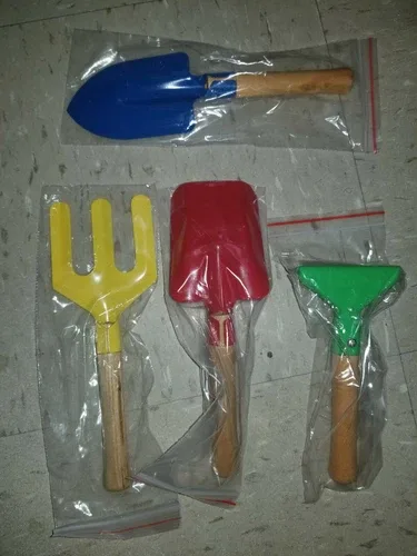 Future up 4 pieces beach sandbox toy