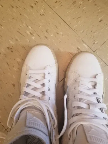 Women puma shoes size 9, White