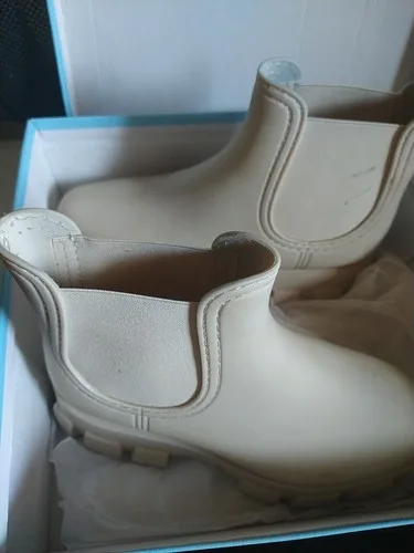 womens boots size 10