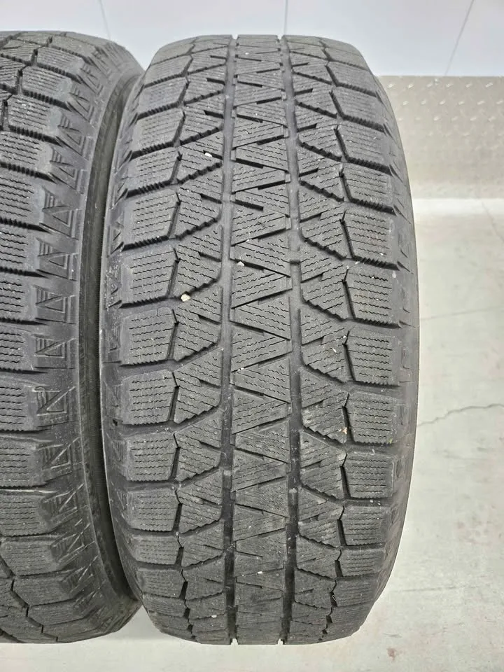 Bridgestone Blizzak Winter Tires- 205/60R16 image indicator(5)