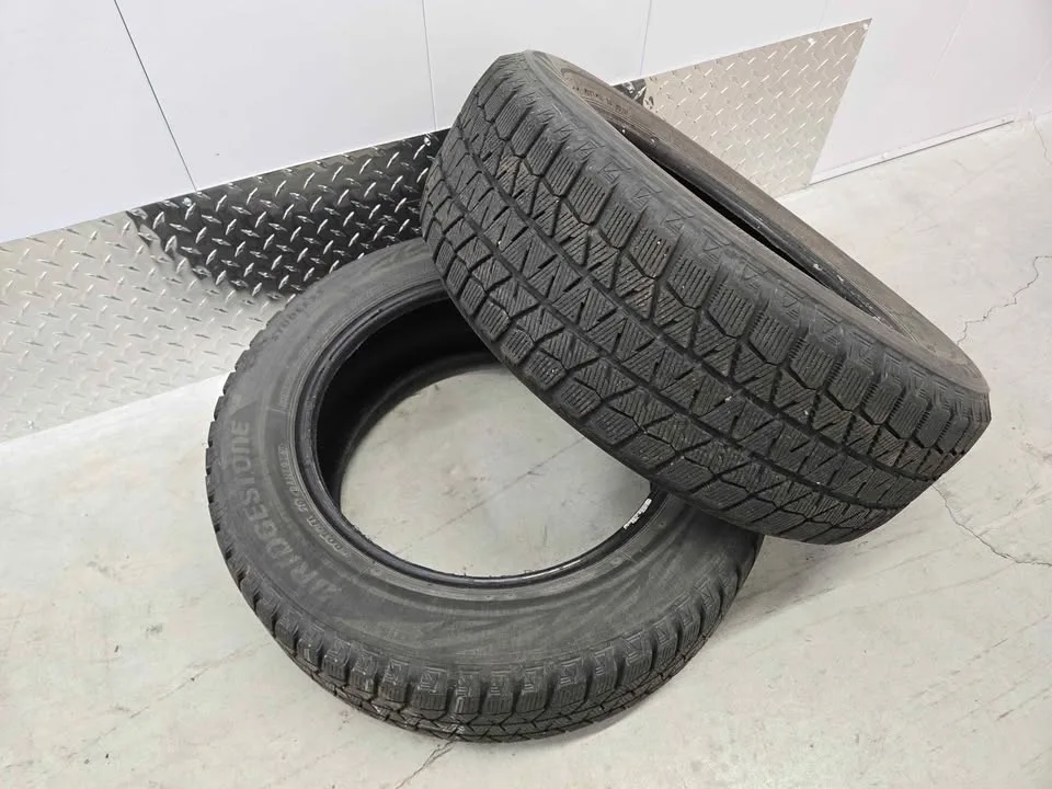 Bridgestone Blizzak Winter Tires- 205/60R16 image indicator(7)