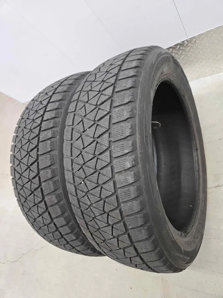 Two Bridgestone Blizzak Winter Tires- 235/55R20 image indicator(3)