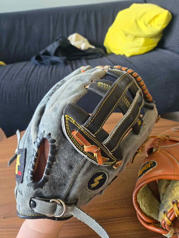 Softball Gloves - photo 3