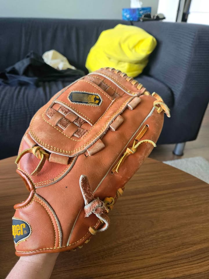 Softball Gloves - photo 5