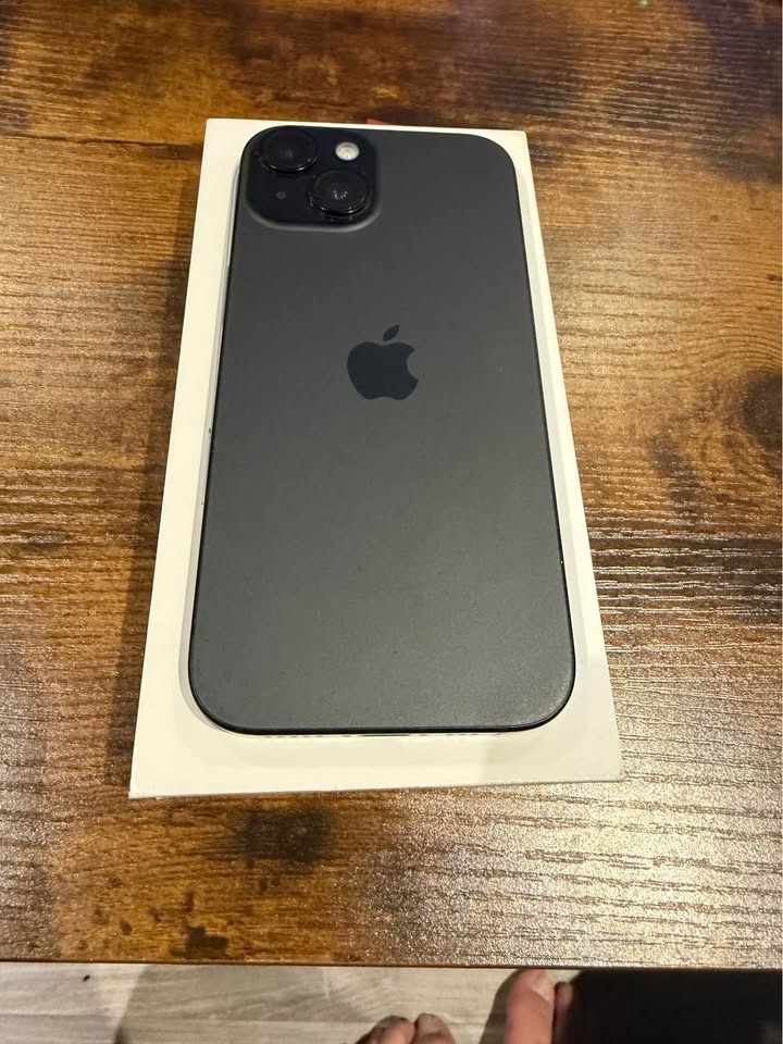 iPhone 15 – 128GB – Mint Condition – Unlocked - photo 2