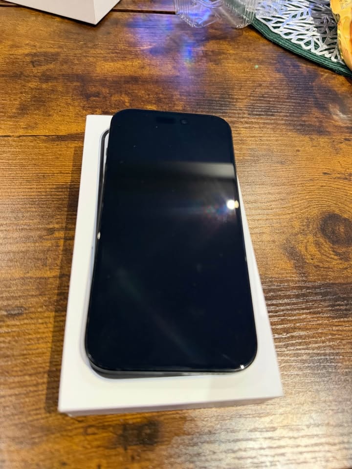 iPhone 15 – 128GB – Mint Condition – Unlocked - photo 3