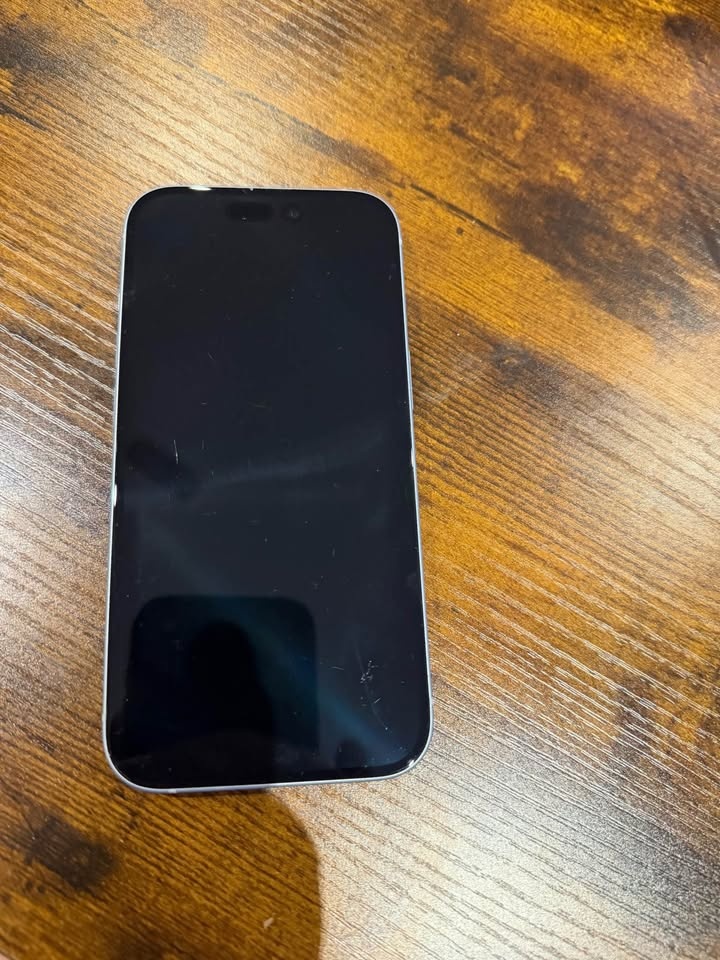 iPhone 15 128gb blue 83% battery health - photo 4