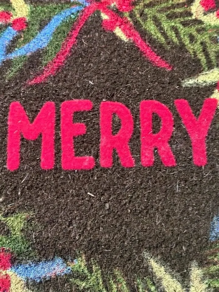 NEW Wondershop Holiday Doormat – “MERRY” Wreath – Rare Find