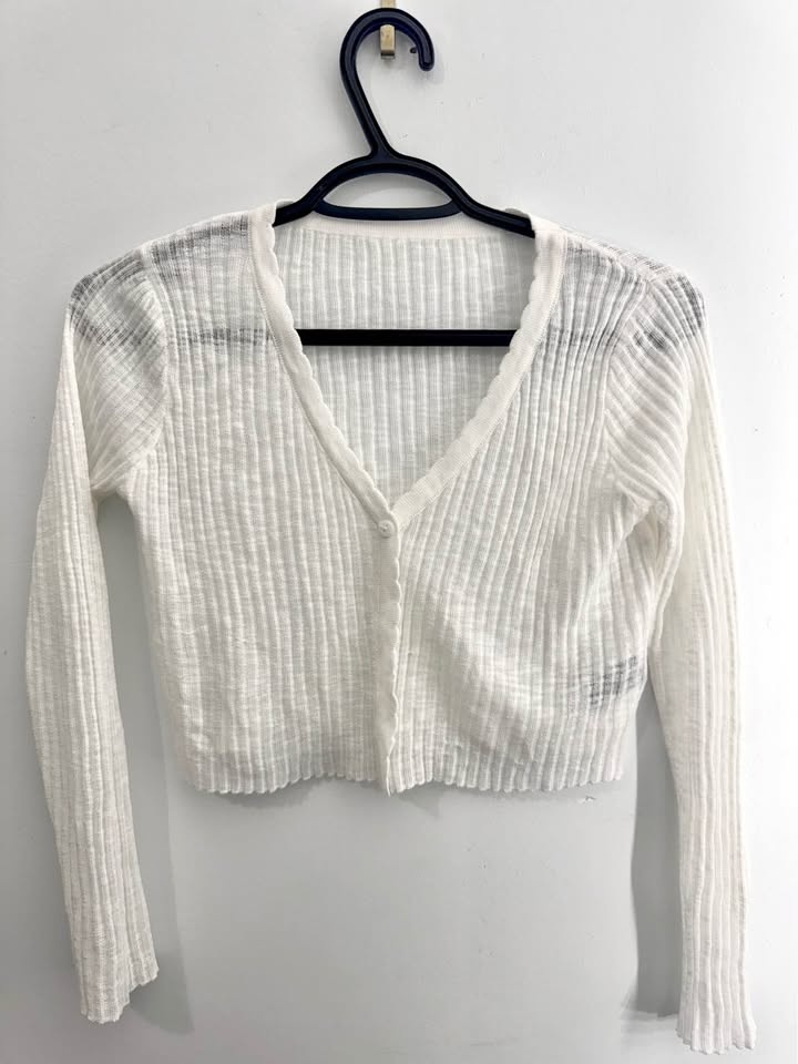 SHEIN DAZY Short Loose Button-Front Cardigan - photo 3
