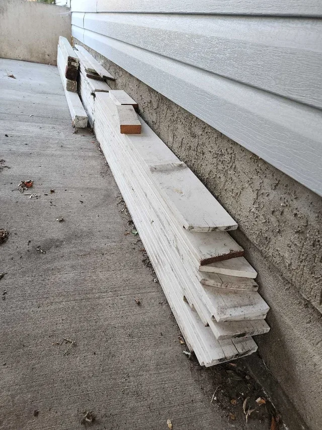 Pine wood, painted white, 3x3s, Fence Boards Various Lengths image indicator(3)