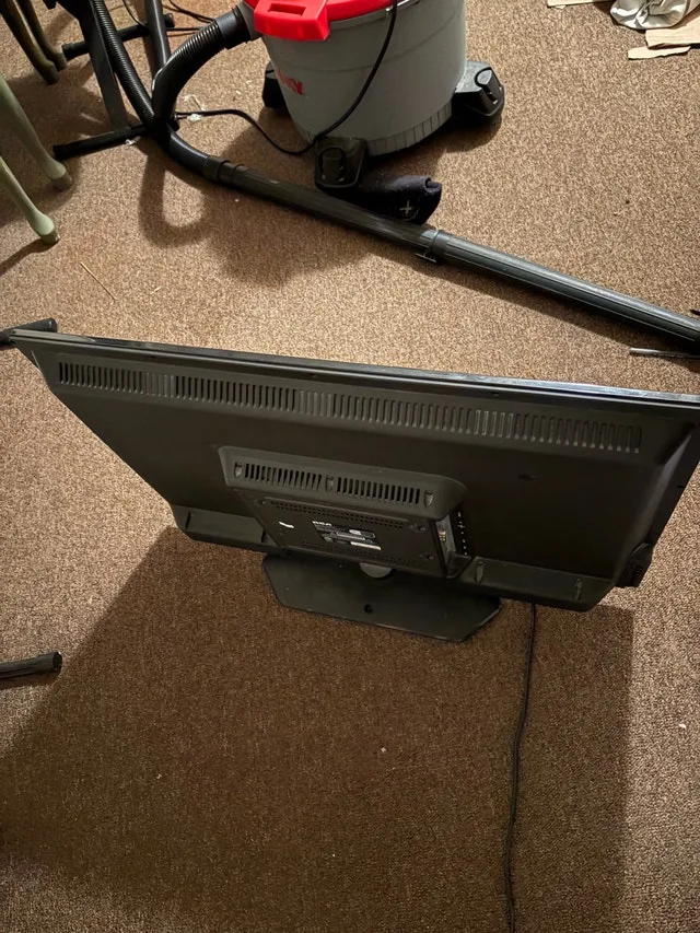 RCA TV (READ DESCRIPTION) (NEED GONE ASAP!!) image indicator(2)