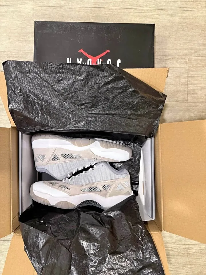 Air Jordan 11 Retro Low IE ‘Light Orewood Brown’