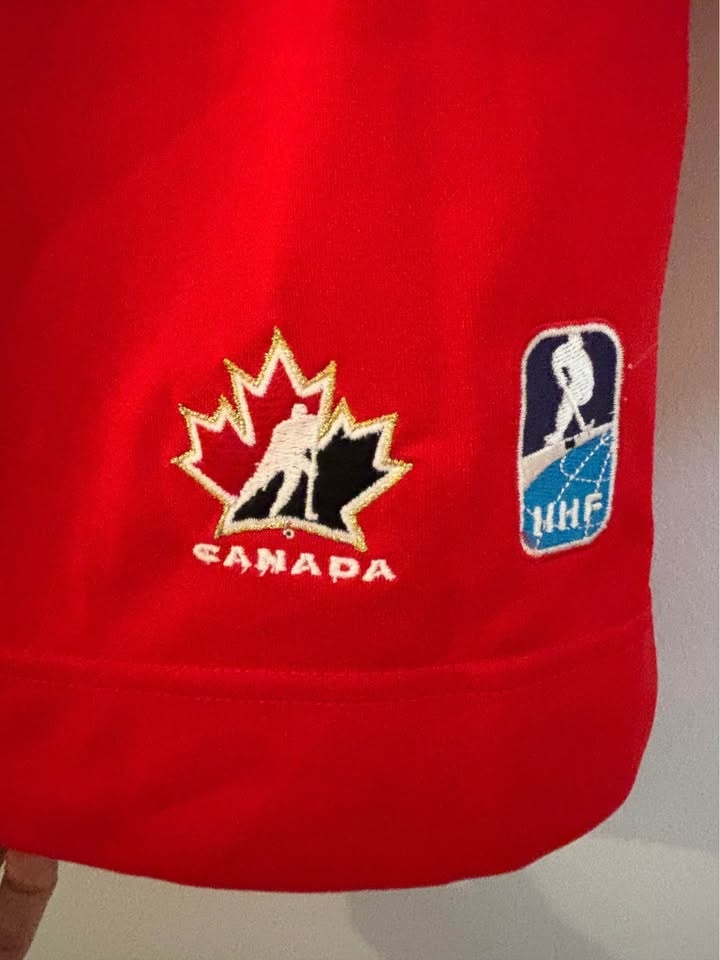 Autographed Drew Doughty Hockey Canada jersey - photo 4