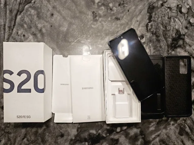 Samsung Galaxy S20 FE image indicator(9)