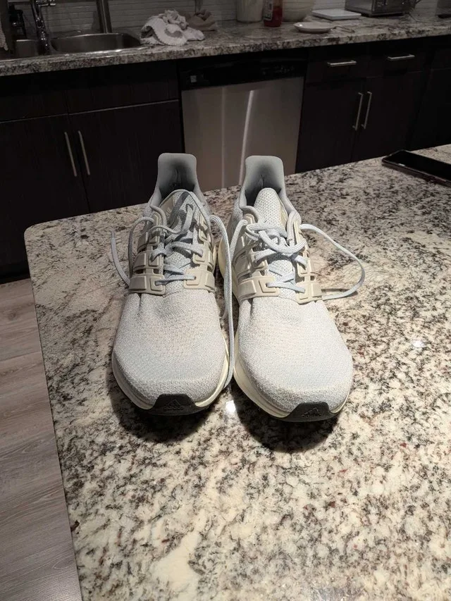 Adidas Running shoes image indicator(2)