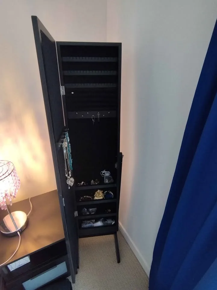 Standing jewelry mirror image indicator(2)