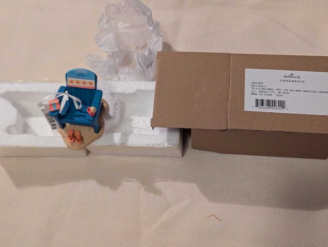 Hallmark Ornament - photo 2