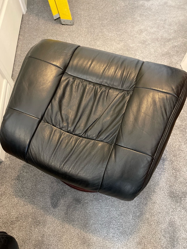 very comfortable chair and ottoman - photo 2