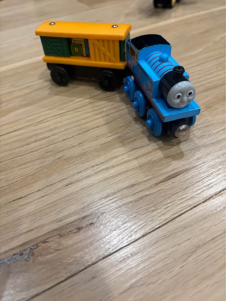 Thomas and Friends wooden set with trains - photo 4