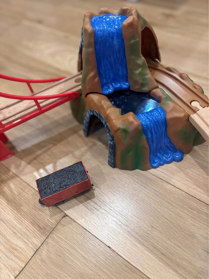 Thomas and Friends wooden set with trains - photo 5